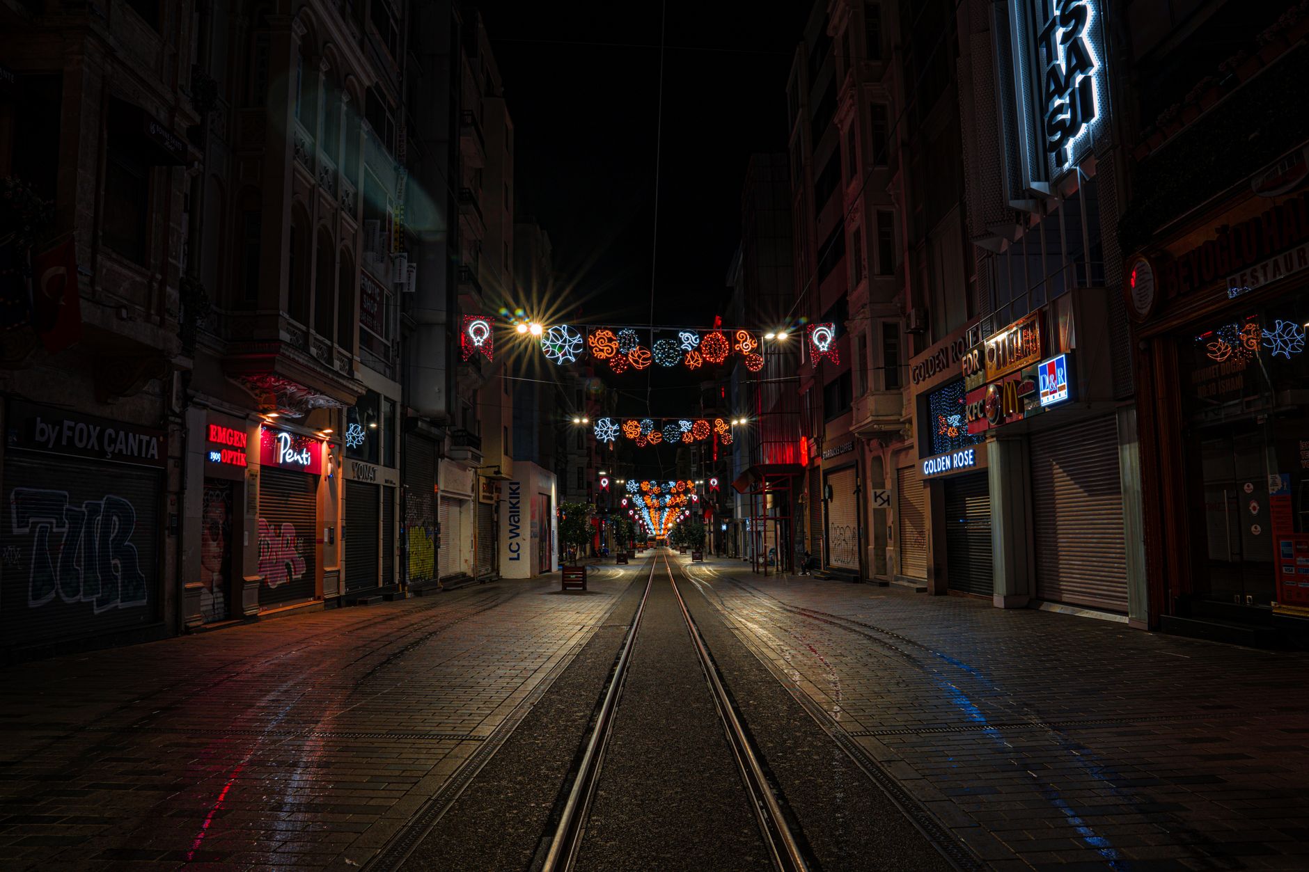 How Do I Get from Sabiha Gökçen Airport to Taksim?